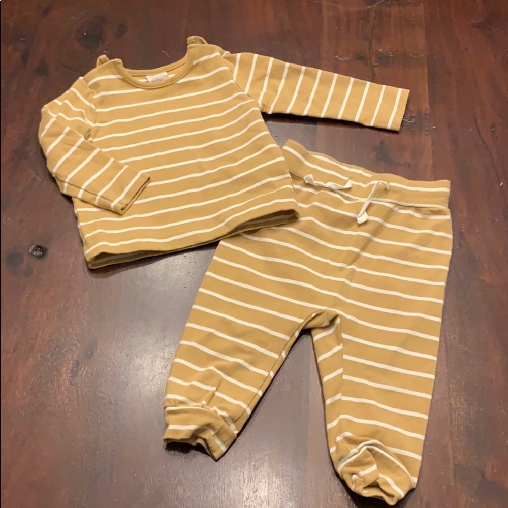 Yellow sweatsuit